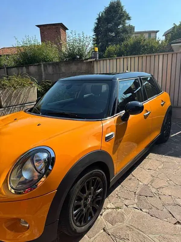 Usata Mini Cooper 136 CV (100 kW) 2016 Arancione Utilitaria