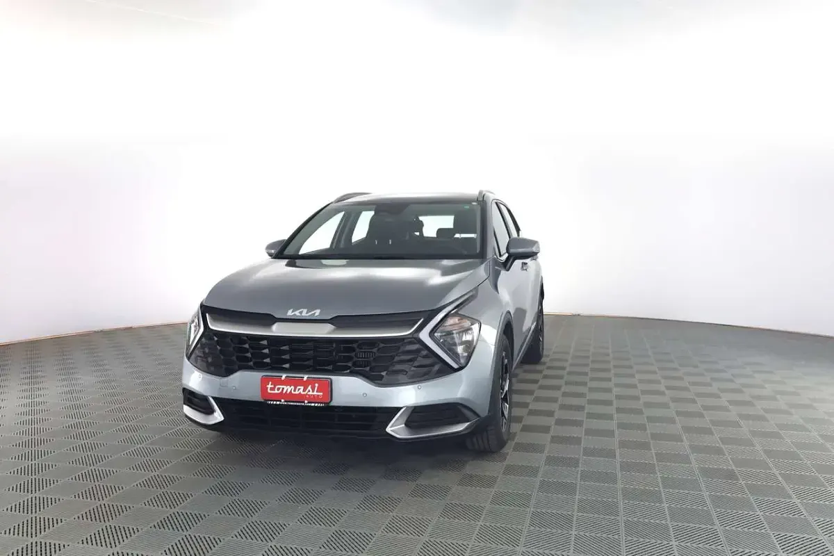 Usata Kia Sportage 136 CV (100 kW) 2023 Lunar silver SUV