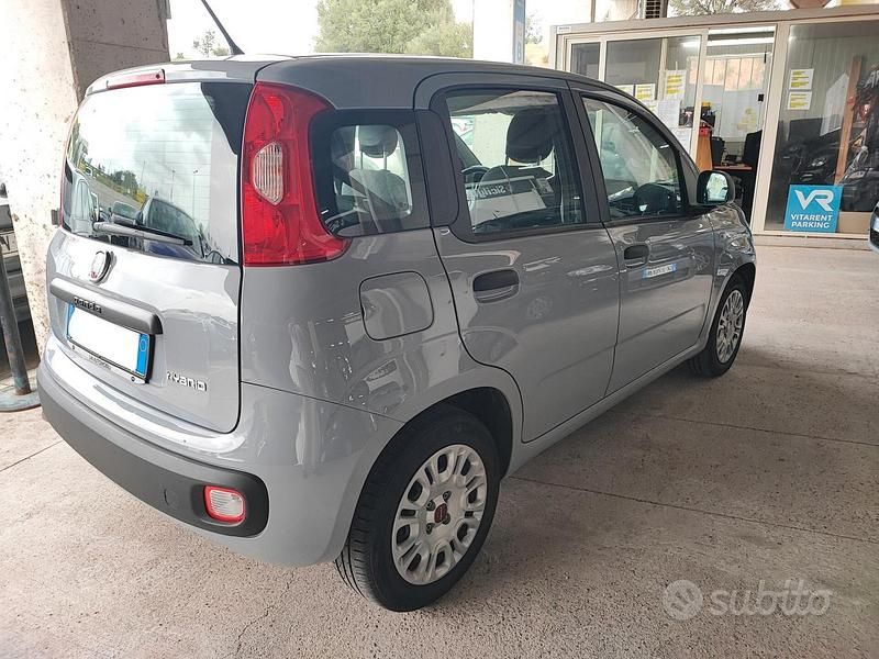 Käytetty Fiat Panda 69 HP (50 kW) 2022 Harmaa Sedan