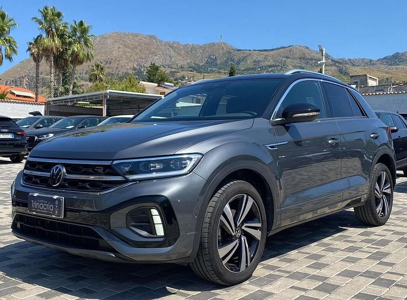 Grigio Usata 2022 VW T-Roc R-line SUV | 23.900 € (Molto cara) - Immagine 1/4