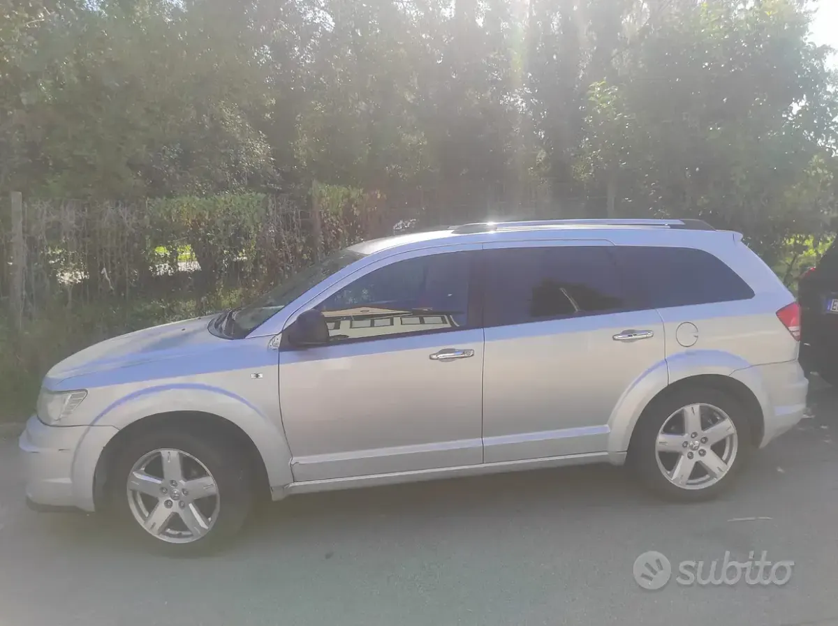 Usata Dodge Journey 140 CV (102 kW) 2008 Grigio SUV
