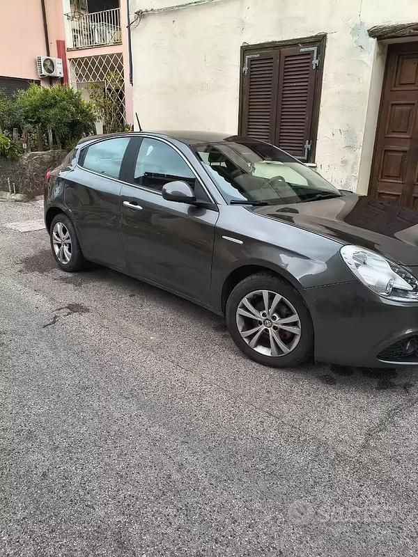 Usata Alfa Romeo Giulietta 105 CV (77 kW) 2010 Grigio Utilitaria