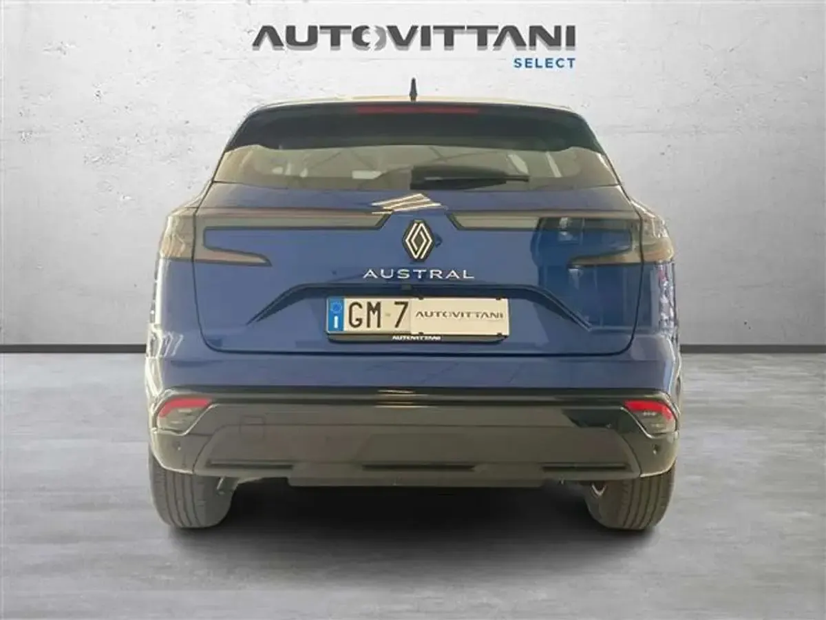 Usata Renault Austral Equilibre 131 CV (96 kW) 2023 Blu scuro SUV