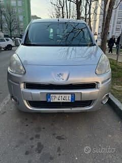 Gebraucht Peugeot Partner 90 PS (66 kW) 2012 Grau Van / Kleinbus