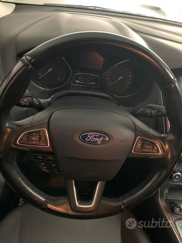 Usata Ford Focus 120 CV (88 kW) 2018 Nero Berlina