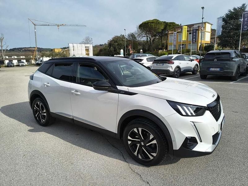 Usata Peugeot 2008 GT 131 CV (96 kW) 2022 Bianco SUV