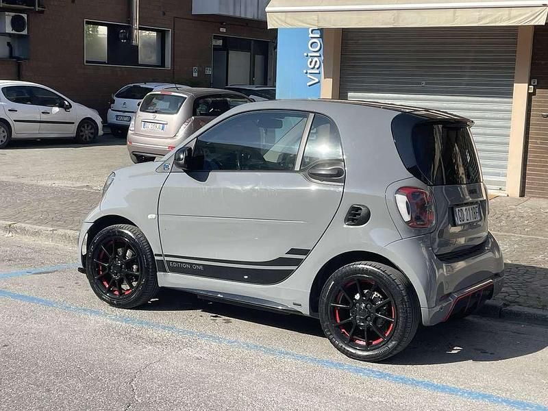 Begagnad Smart ForTwo Coupé 41 kW (56 HK) 2023 Halvkombi