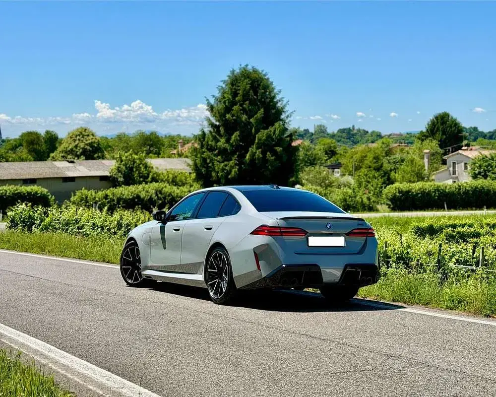 Usata BMW M5 Comfort Edition 727 CV (534 kW) 2024 Grigio Berlina