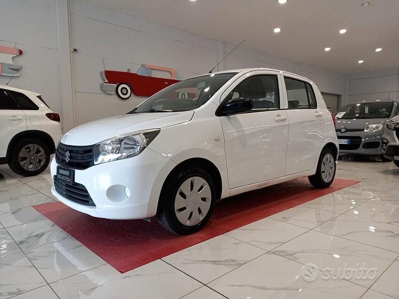 Bianco Usata 2015 Suzuki Celerio Due volumi | 5990 € (Buon prezzo) - Immagine 1/4