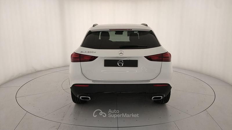 Nuova Mercedes GLA200 150 CV (110 kW) 2026 Bianco SUV