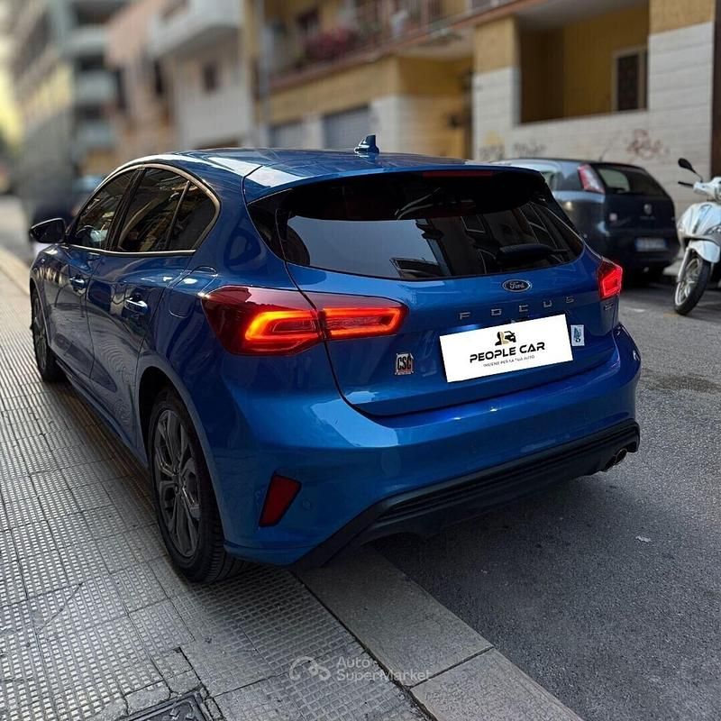 Usata Ford Focus ST-Line 125 CV (91 kW) 2023 Blu Berlina