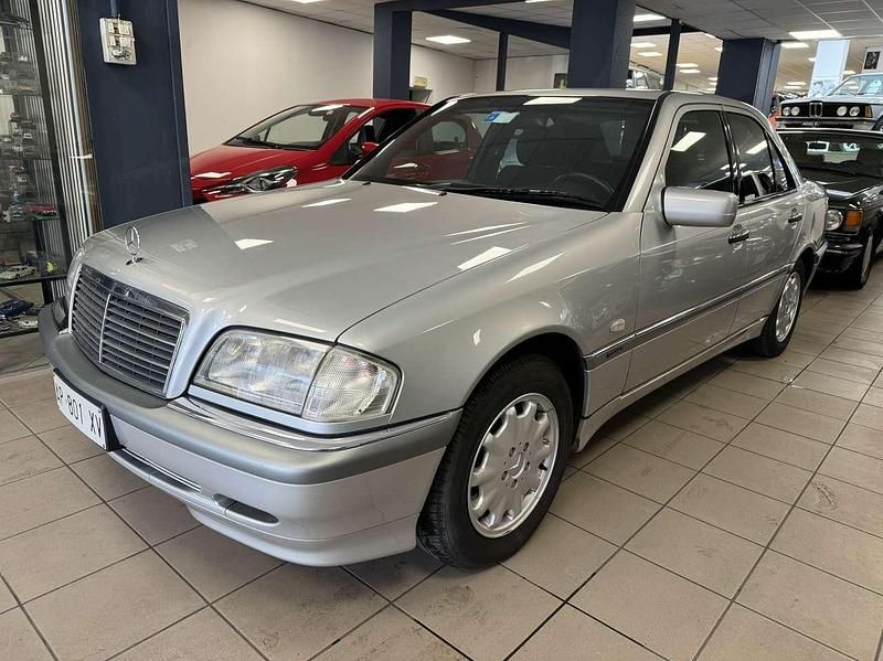 Usata Mercedes C200 Elegance 192 CV (141 kW) 1997 Argento Berlina
