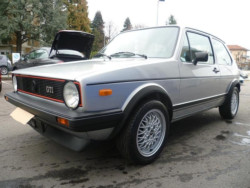 Usata VW Golf I GTI 110 CV (80 kW) 1980 Argento Utilitaria