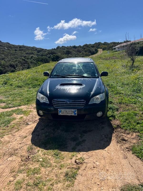 Nero Usata 2008 Subaru Outback SUV | 3950 € - Immagine 1/4