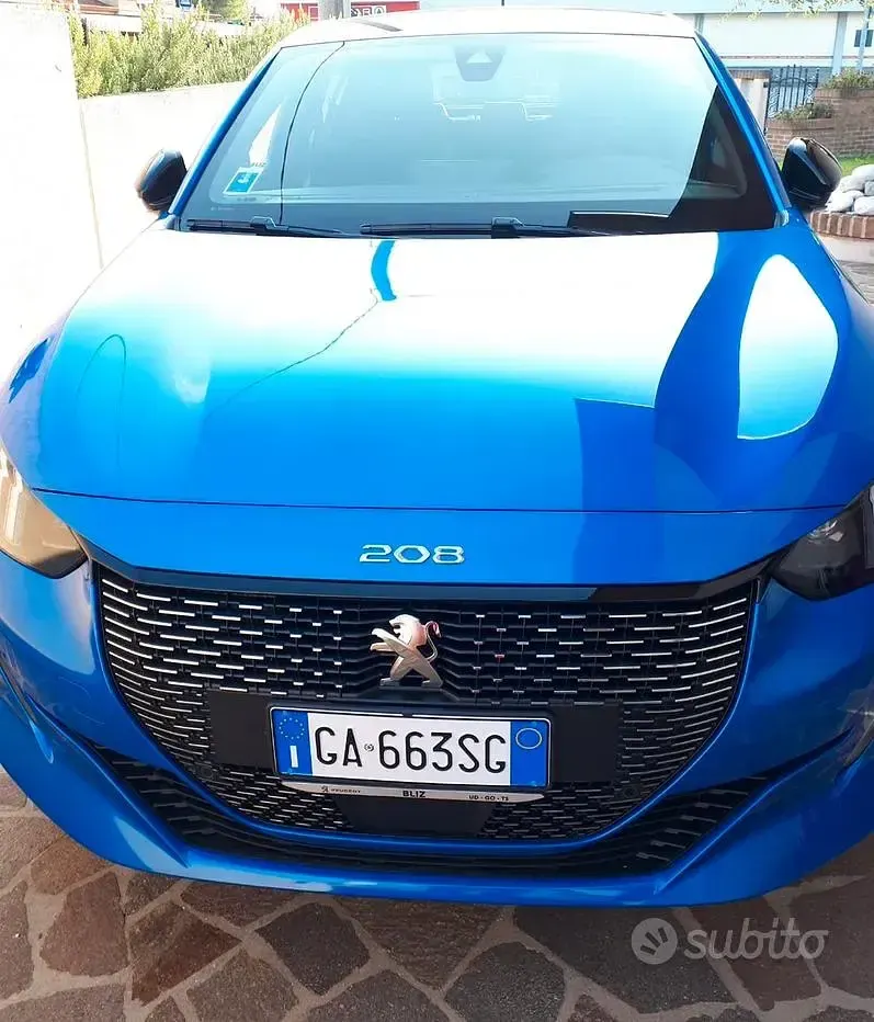 Usata Peugeot 208 GT-line 131 CV (96 kW) 2020 Blu Utilitaria