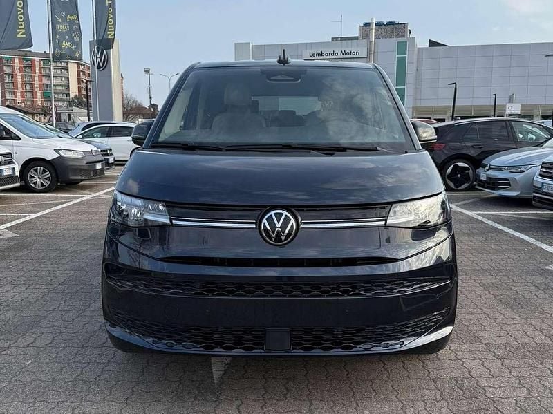 Nuova VW Multivan Life 245 CV (180 kW) 2026 Starlight blue metallizzato Furgone