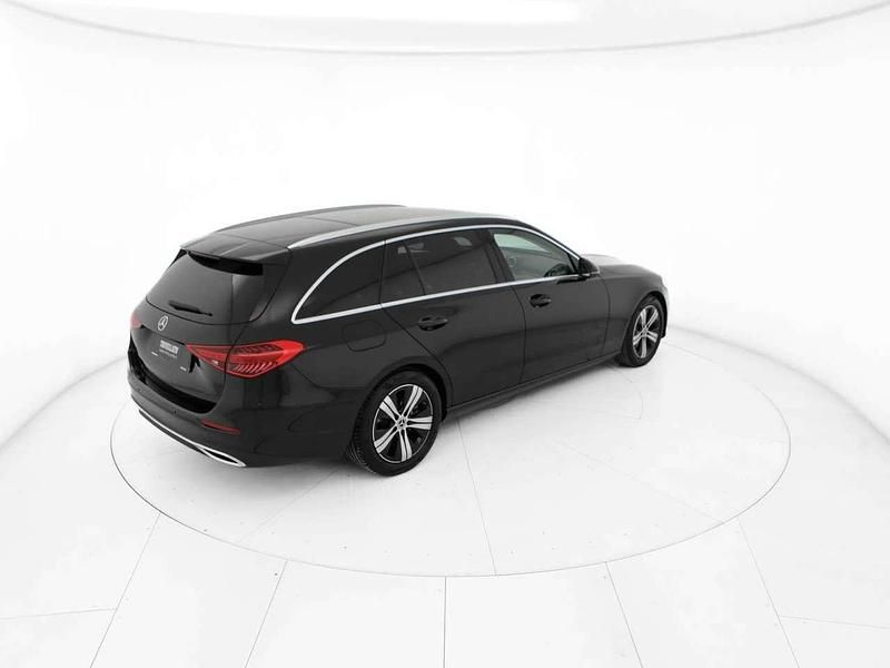 Usata Mercedes C220 200 CV (147 kW) 2022 Nero Station wagon