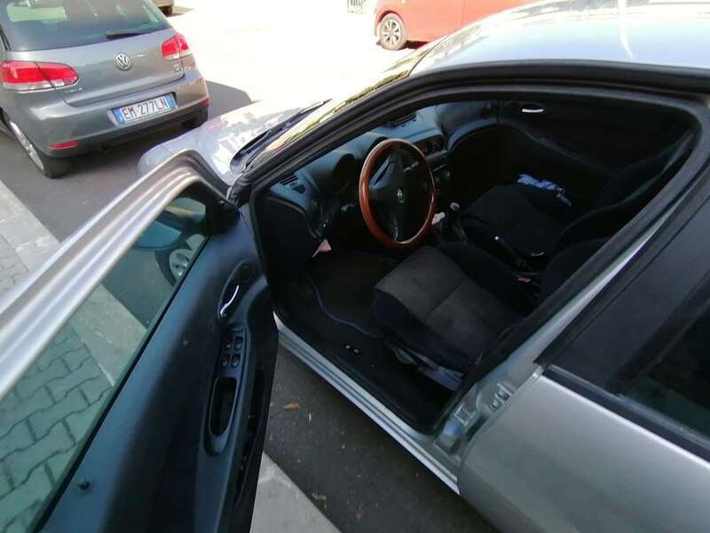 Usato 2001 Alfa Romeo 156 1.7 Benzin 140 CV (2.800 €)