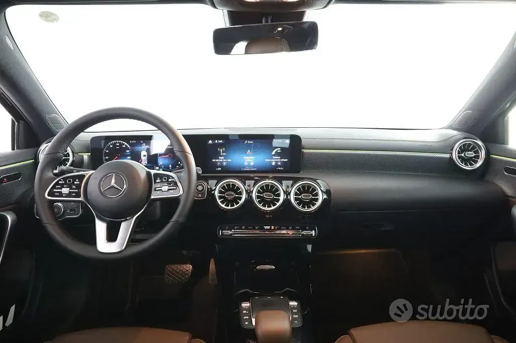 Usata Mercedes A180 150 CV (110 kW) 2021 Nero Berlina