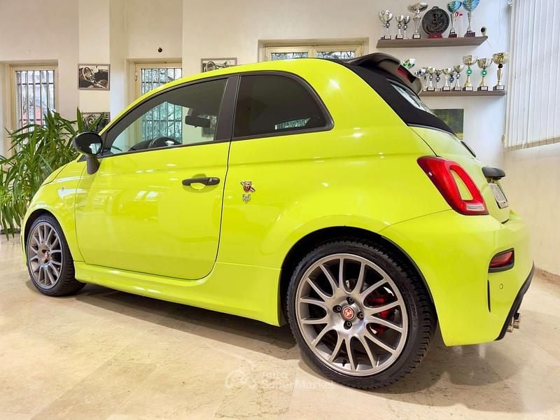 Usata Abarth 595C Competizione 179 CV (131 kW) 2021 Verde adrenalina Cabrio