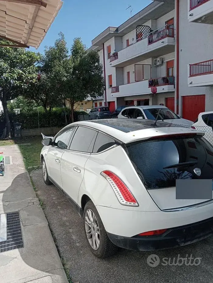 Usata Lancia Delta 120 CV (88 kW) 2009 Bianco Utilitaria