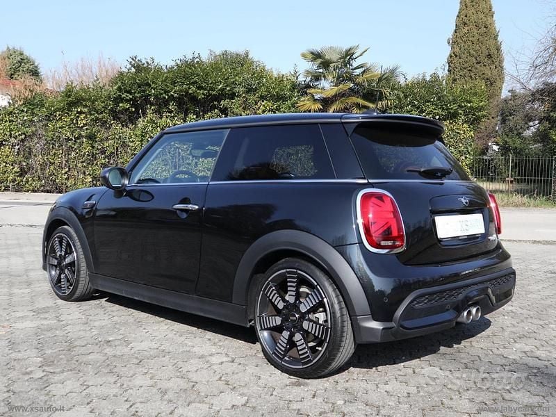 Usata Mini Cooper S 178 CV (130 kW) 2022 Nero Utilitaria