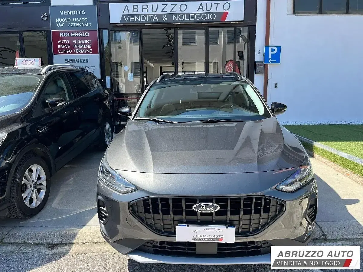 Usata Ford Focus Active 126 CV (92 kW) 2024 Grigio Berlina