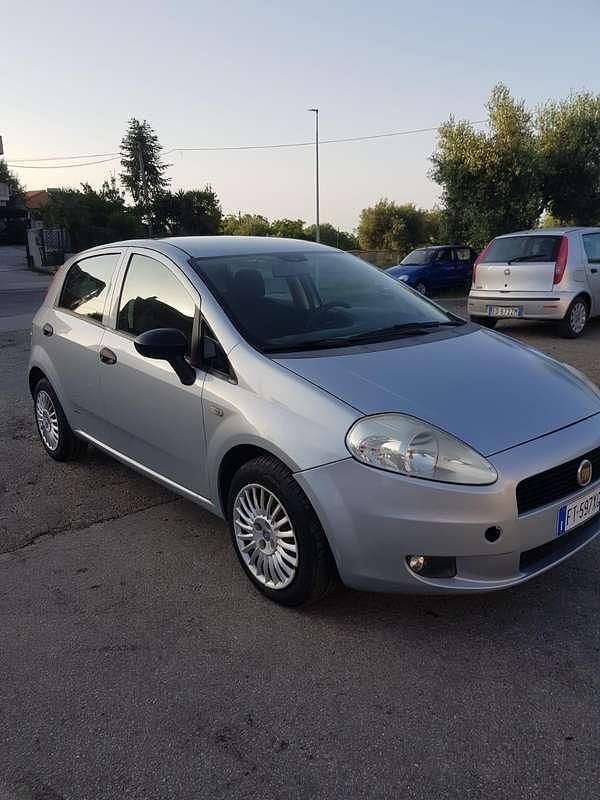 Usata Fiat Grande Punto Dynamic 65 CV (47 kW) 2007 Utilitaria