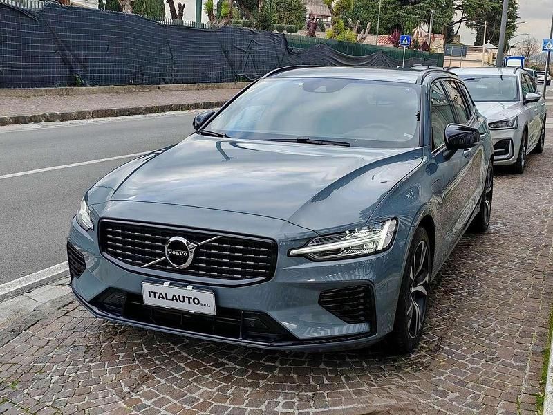 Usata Volvo V60 R-Design 303 CV (222 kW) 2021 Grigio Station wagon