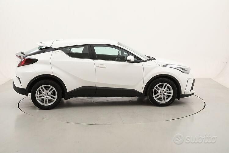Usata Toyota C-HR Business Edition 122 CV (89 kW) 2021 Bianco SUV