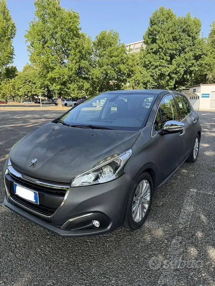 Usata Peugeot 208 Allure 75 CV (55 kW) 2017 Grigio Utilitaria