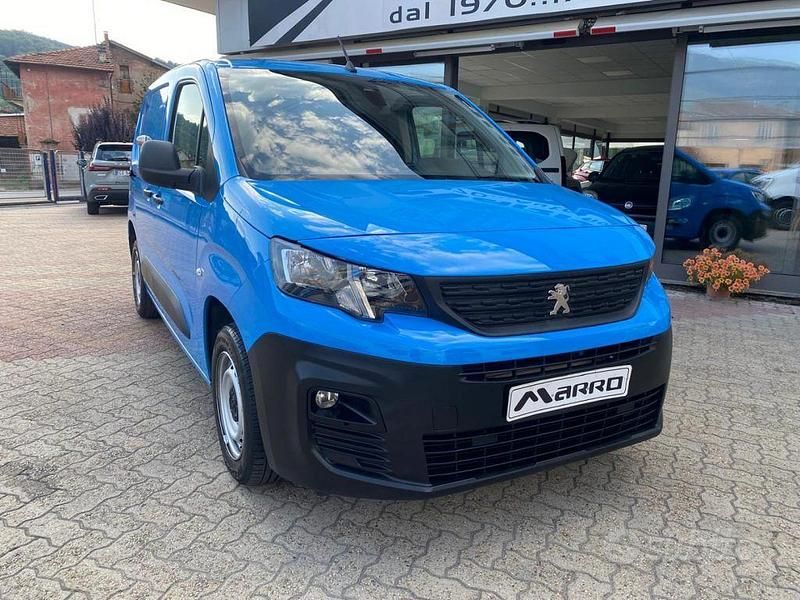 Usata Peugeot Partner Premium 99 CV (72 kW) 2019 Blu Monovolume
