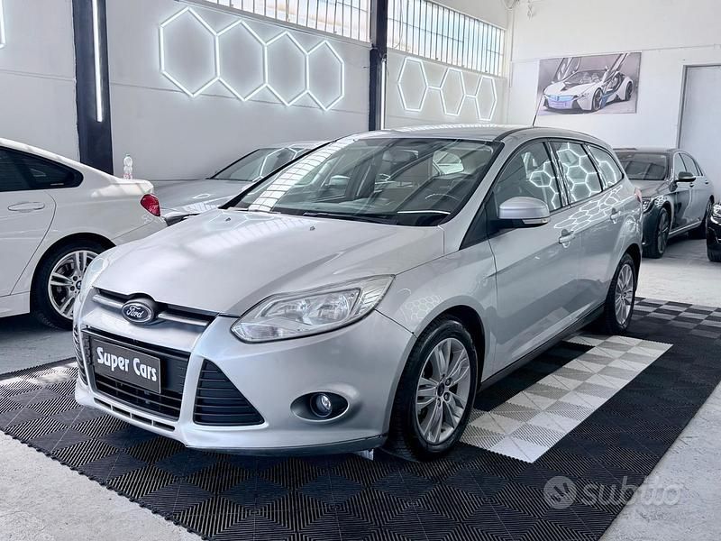 Usata Ford Focus 115 CV (84 kW) 2012 Grigio Station wagon