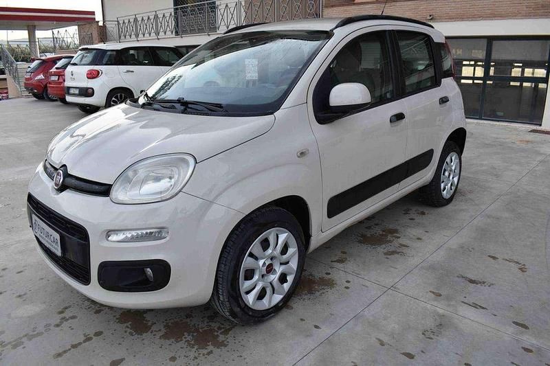 Usata Fiat Panda Lounge 84 CV (61 kW) 2013 Beige Berlina