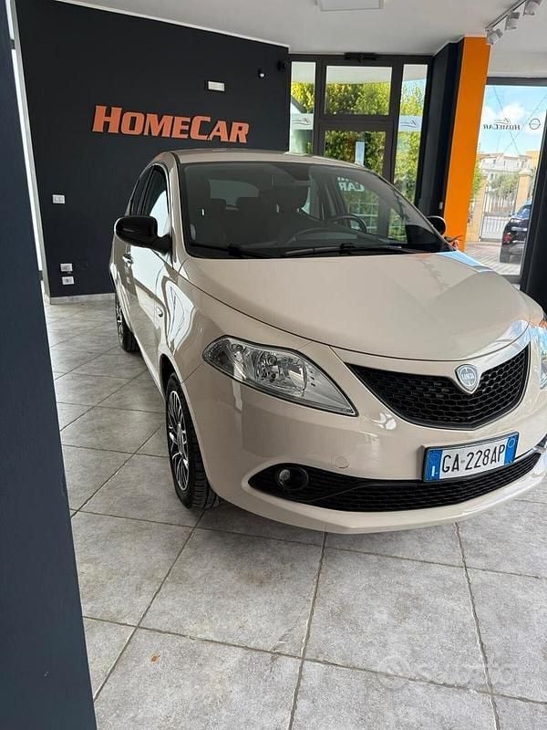 Usata Lancia Ypsilon S 69 CV (50 kW) 2019 Beige Utilitaria
