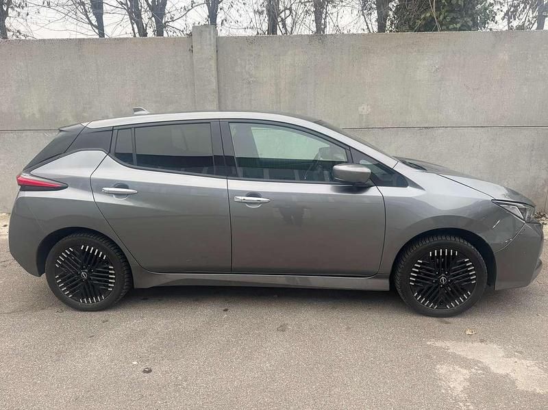 Usata Nissan Leaf N-Connecta 89 kW (122 CV) 2023 Grigio Utilitaria