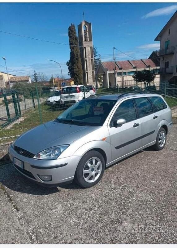 Usata Ford Focus 100 CV (73 kW) 2002 Grigio Station wagon