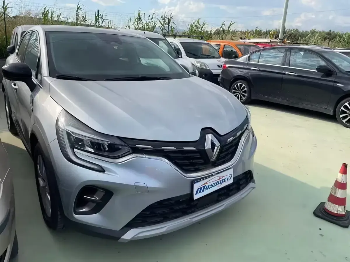 Usata Renault Captur Techno 93 CV (68 kW) 2022 Grigio SUV