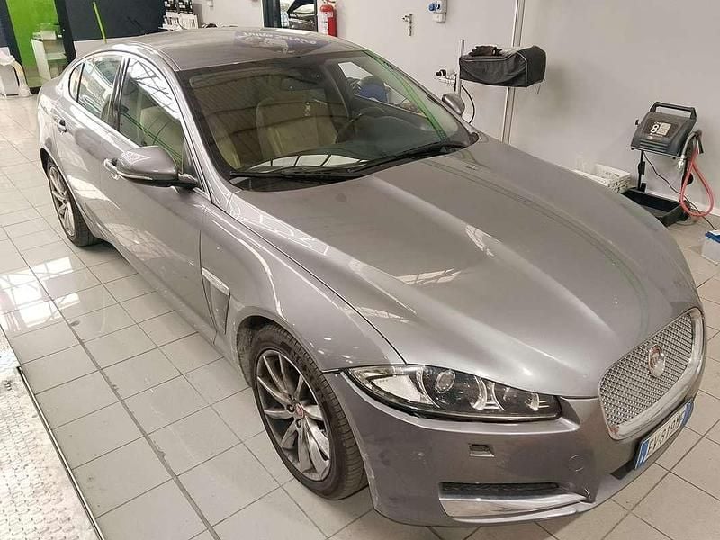 Usata Jaguar XF Premium Luxury 200 CV (147 kW) 2014 Argento Berlina