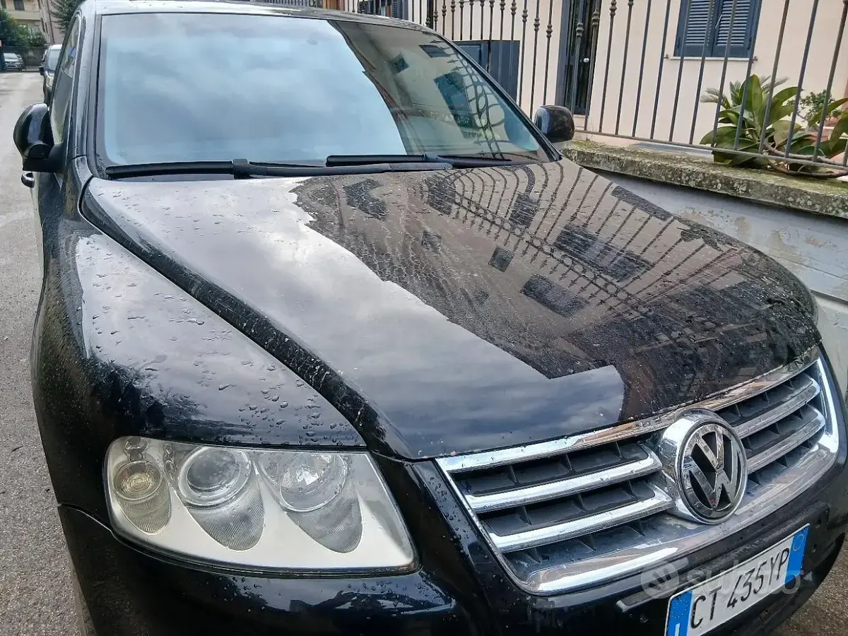 Usata VW Touareg 174 CV (127 kW) 2007 Nero SUV