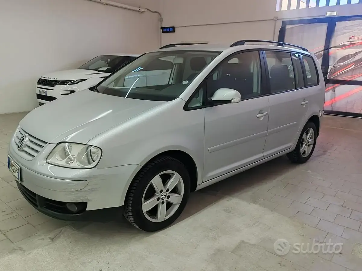 Usata VW Touran 105 CV (77 kW) 2005 Grigio Monovolume