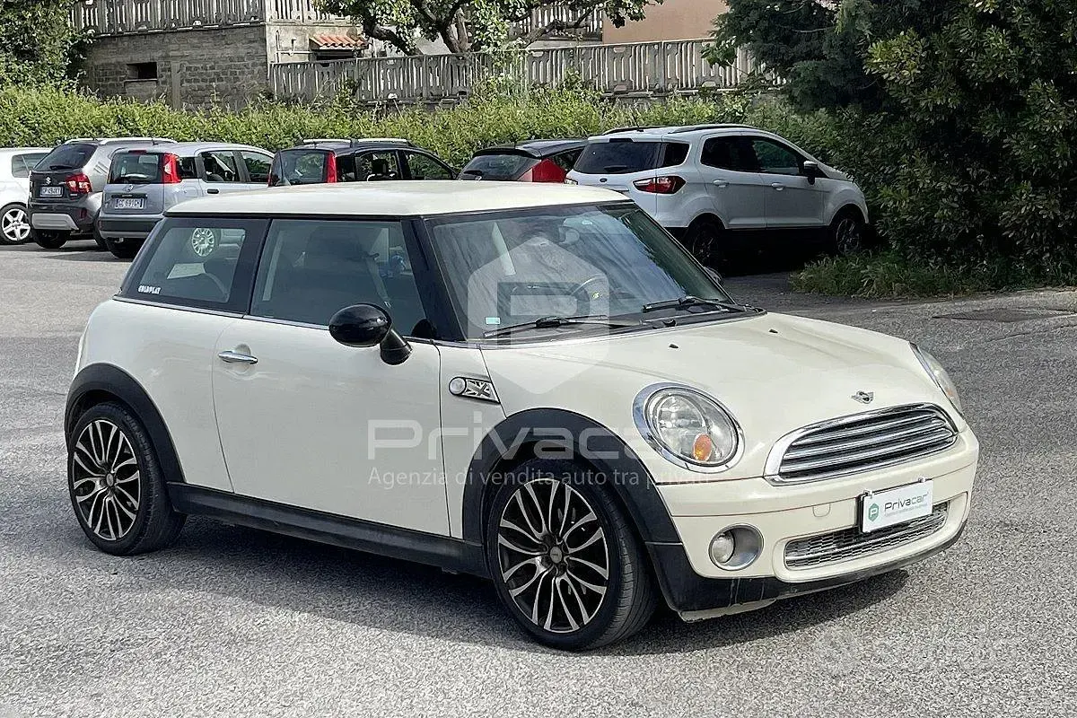 Begagnad Mini ONE 95 HK (69 kW) 2008 Vit Halvkombi