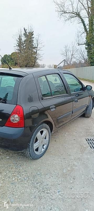 Usata Renault Clio II 78 CV (57 kW) 2002 Nero Berlina