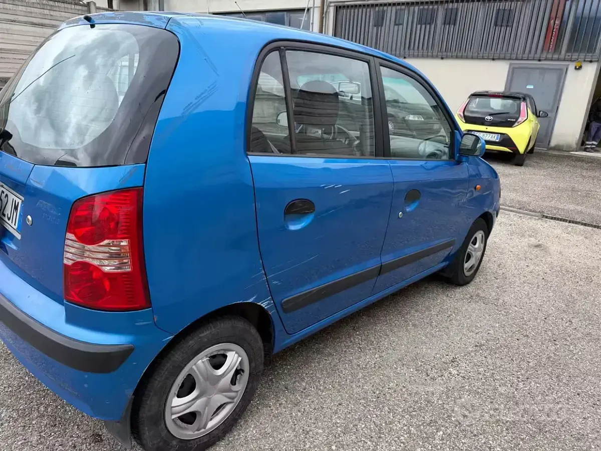 Usata Hyundai Atos Comfort 59 CV (43 kW) 2004 Blu Utilitaria