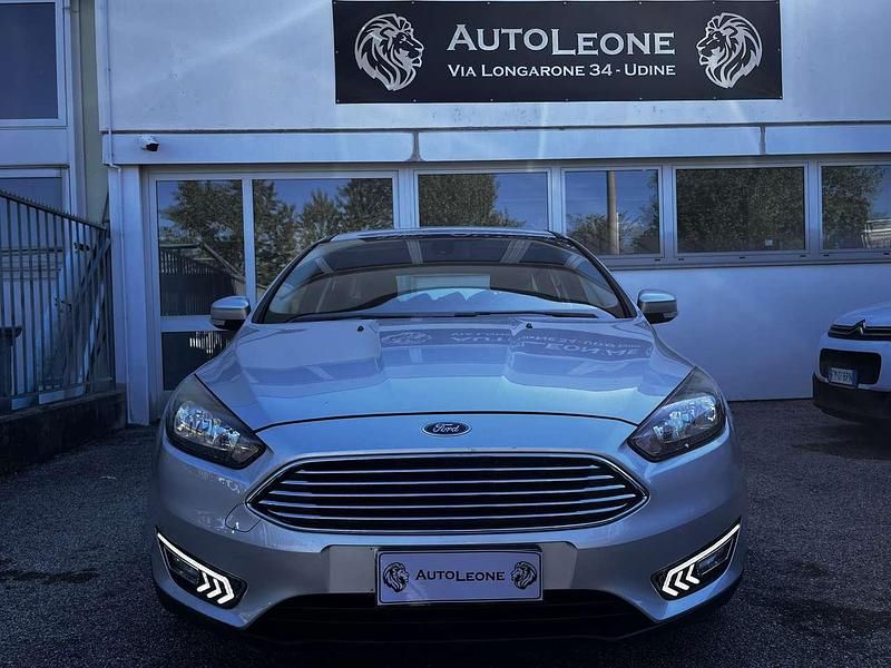 Begagnad Ford Focus Titanium 120 HK (88 kW) 2015 Silver Kombi