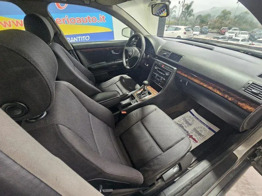 Usata Audi A4 131 CV (96 kW) 2004 Argento Berlina