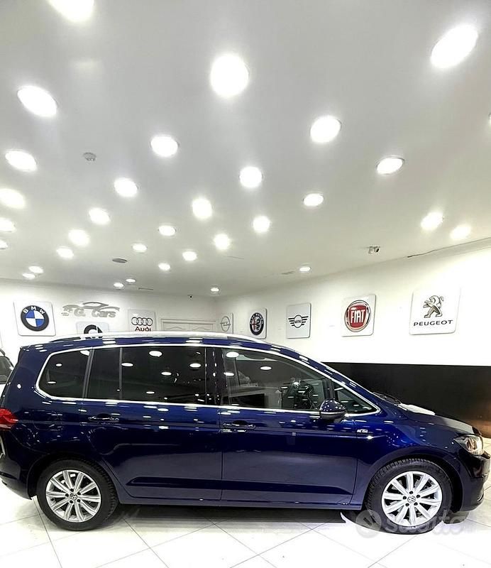 Occasion VW Touran Highline 116 PK (85 kW) 2020 Blauw MPV