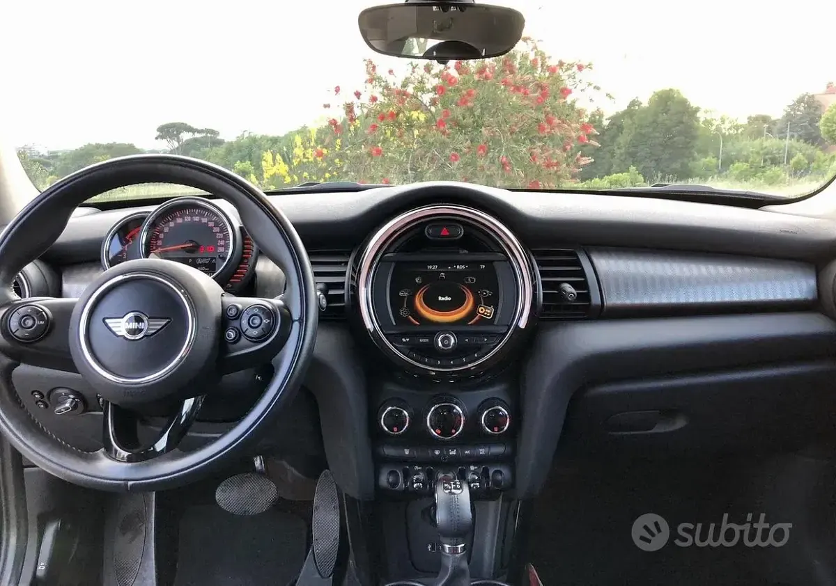 Usata Mini Cooper D Seven 116 CV (85 kW) 2016 Verde Utilitaria