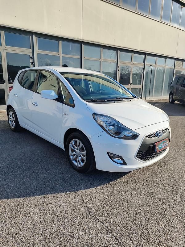 Usata Hyundai ix20 90 CV (66 kW) 2016 Bianco Utilitaria