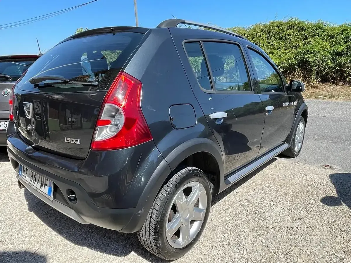 Usata Dacia Sandero Stepway 88 CV (64 kW) 2012 Grigio Berlina
